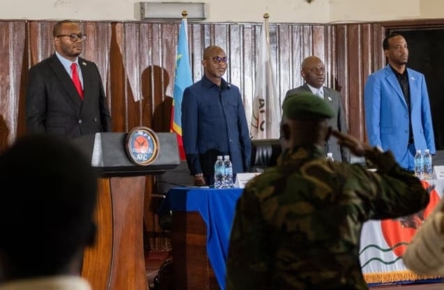 أعضاء وفد حركة 