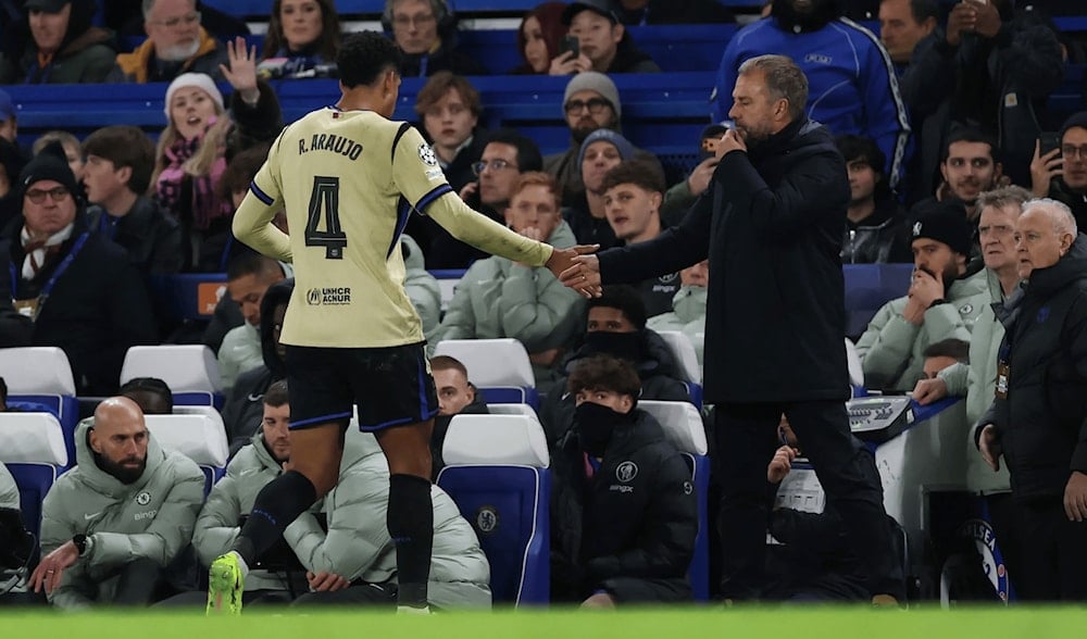 رشلونة يمنح مدافعه أراوخو إجازة مفتوحة.. ما القصة؟