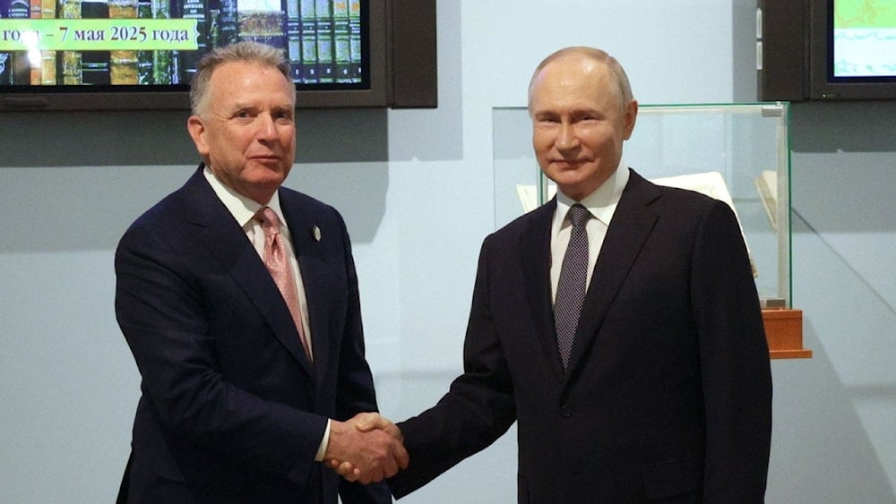  الرئيس الروسي فلاديمير بوتين والمبعوث الخاص للرئيس الأميركي ستيف ويتكوف (رويترز)