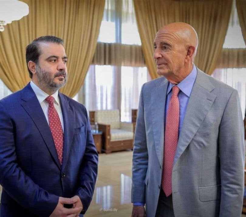 وزير الخارجية والمغتربين السوري أسعد حسن الشيباني والمبعوث الأميركي الخاص إلى سوريا توماس باراك (سانا)