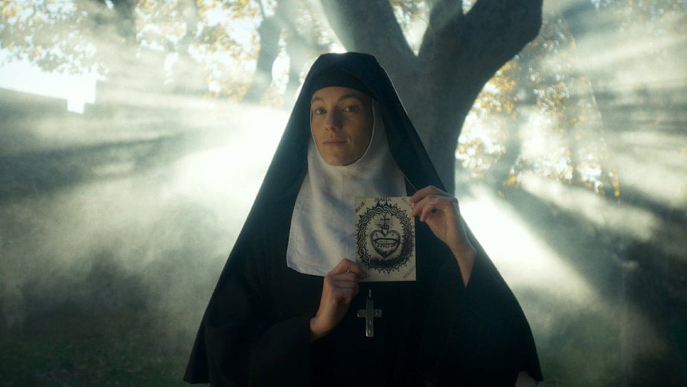 ذخيرة الإمان بيد راهبة