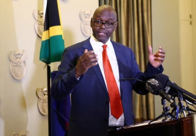 المتحدث باسم الرئاسة في جنوب أفريقيا فينسنت ماغوينيا 2022 (رويترز)