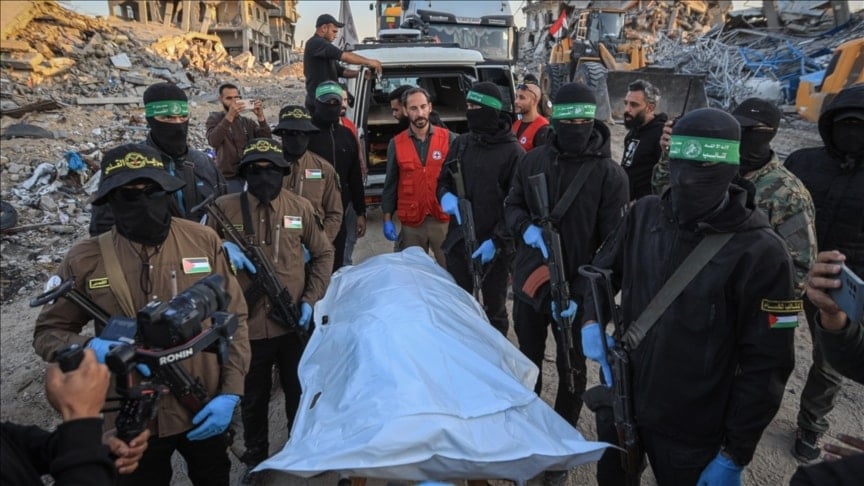 مكتب نتنياهو: الرفات الذي تسلمناه يخص أسيراً تايلندياً.. ويتبقى أسير واحد