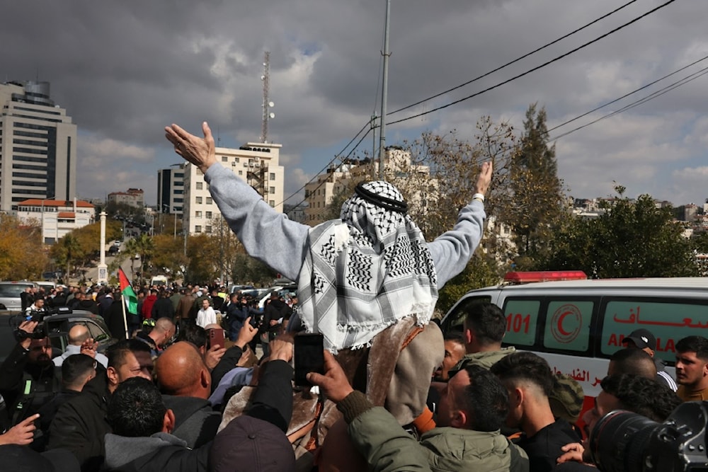 أسرى فلسطينيون يتحررون من سجون الاحتلال الإسرائيلي ضمن صفقة تبادل مع المقاومة الفلسطينية، 1 شباط/فبراير 2025 (أ ف ب)