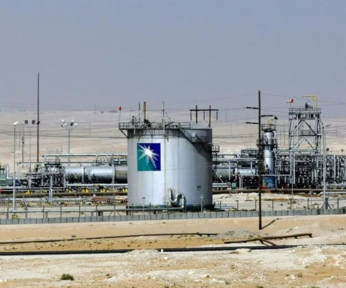 أرباح أرامكو السعودية تتراجع 12% مع هبوط أسعار النفط