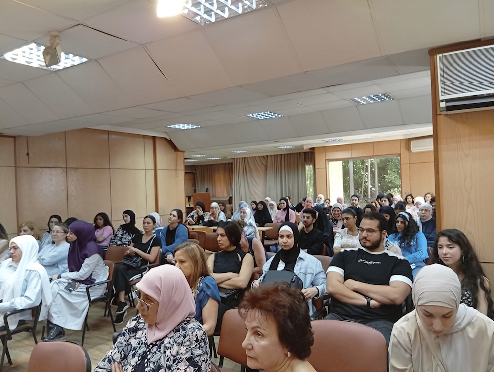 الحضور خلال اللقاء الصحي النفسي