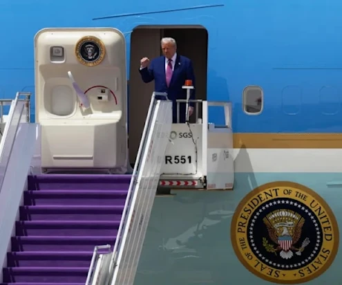 الرئيس الأميركي دونالد ترامب يصل إلى السعودية (وكالات) الرئيس الأميركي دونالد ترامب يصل إلى السعودية (وكالات)