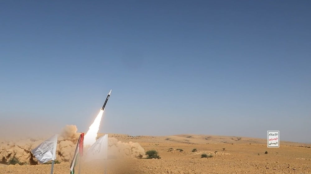 إعلام إسرائيلي: اليمن أطلق 3 صواريخ في اتجاه 