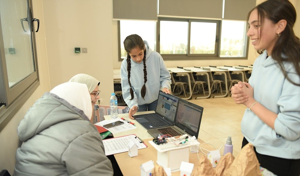  الفجوة الرقمية التي ما زالت تشكّل حاجزاً رئيسياً أمام تحقيق العدالة في التعليم
