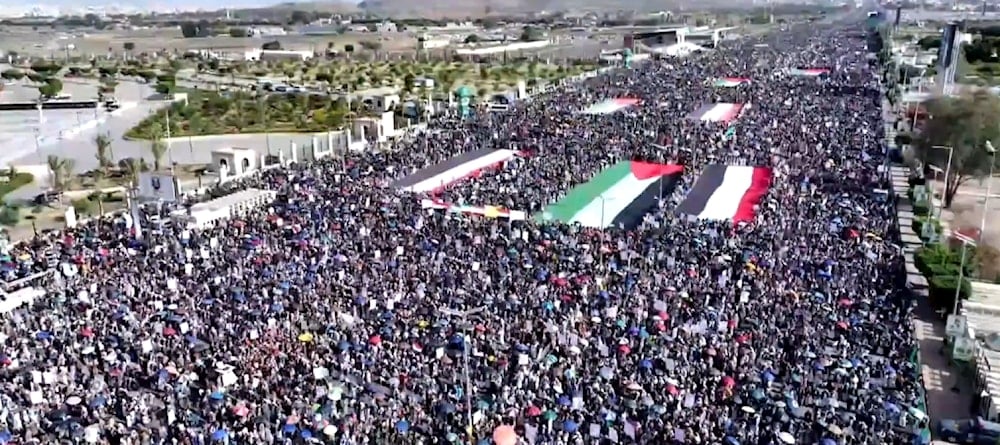 من المسيرات المليونية في ميدان السبعين (وكالات)
