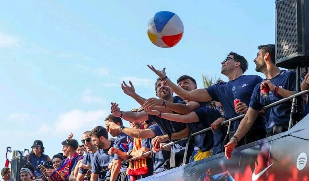 سخرية من فينيسيوس في احتفالات برشلونة بلقب الدوري الإسباني