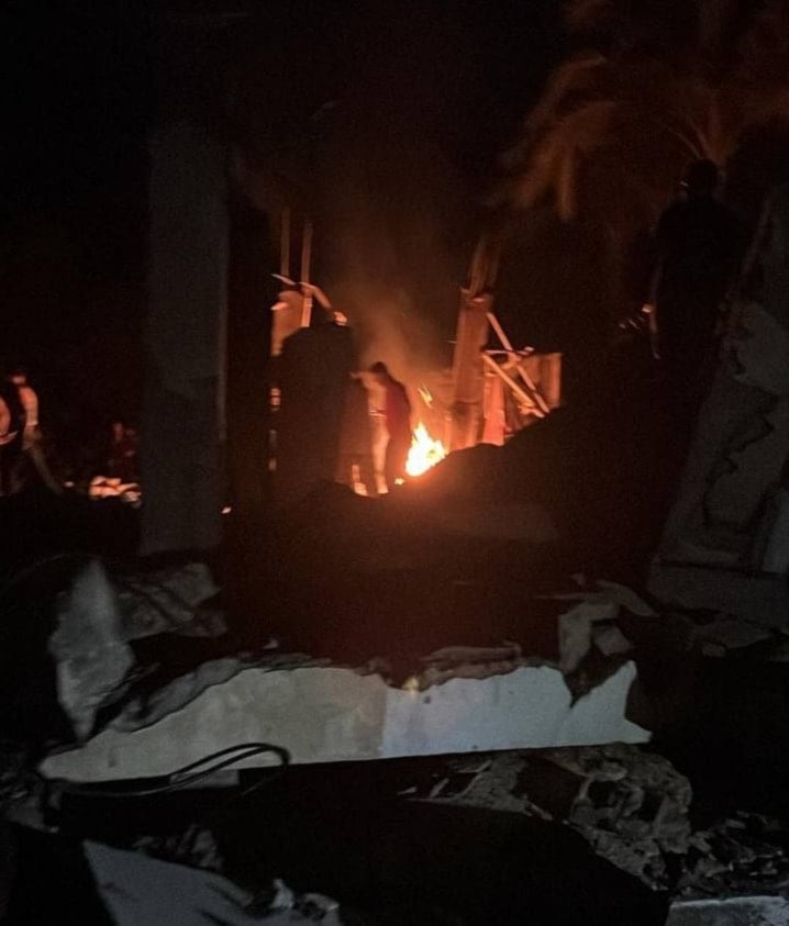 الاحتلال الإسرائيلي يرتكب مجزرة استهدفت منزلاً لعائلة أبو سمرة شرق مدينة دير البلح وسط قطاع غزة – 20 أيار/مايو