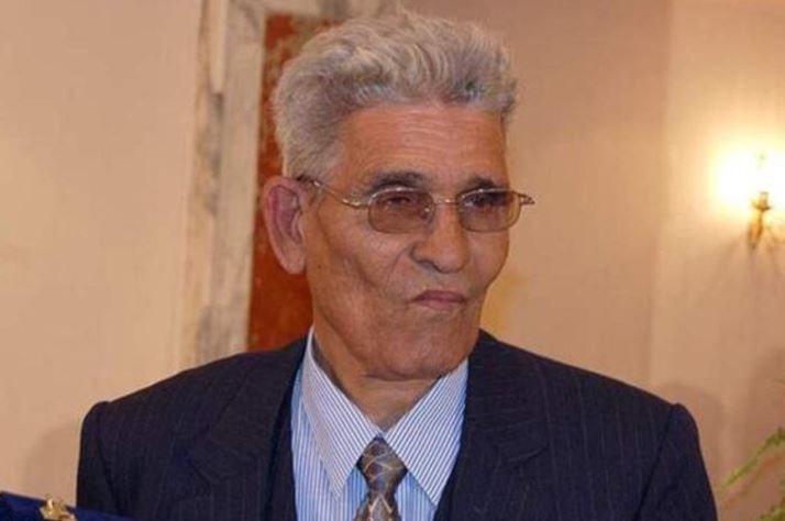 ظل محمد عفيفي مطر  فلاحاً يرعى أرضه بنفسه حتى قبل فترة قليلة من وفاته