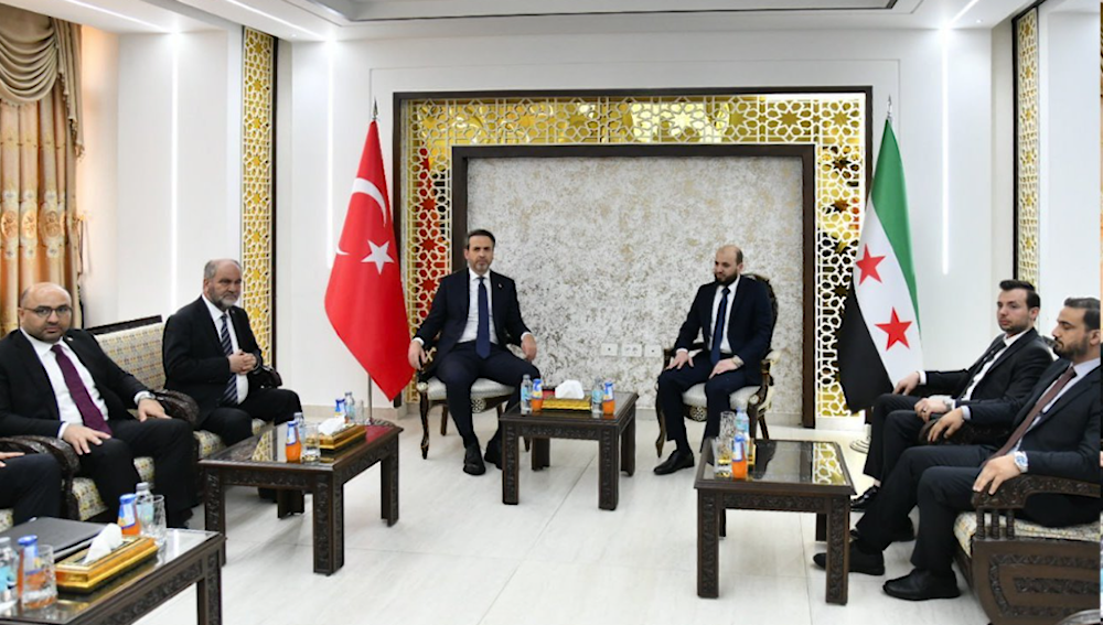 من لقاء وزير الطاقة محمد البشير يلتقي نظيره التركي ألب أرسلان بيرقدار في العاصمة دمشق يوم الخميس (سانا)