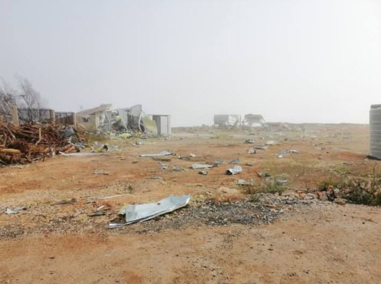 آثار الدمار الذي خلّفه العدوان الإسرائيلي على غرف جاهزة في بلدة محيبيب الجنوبية 