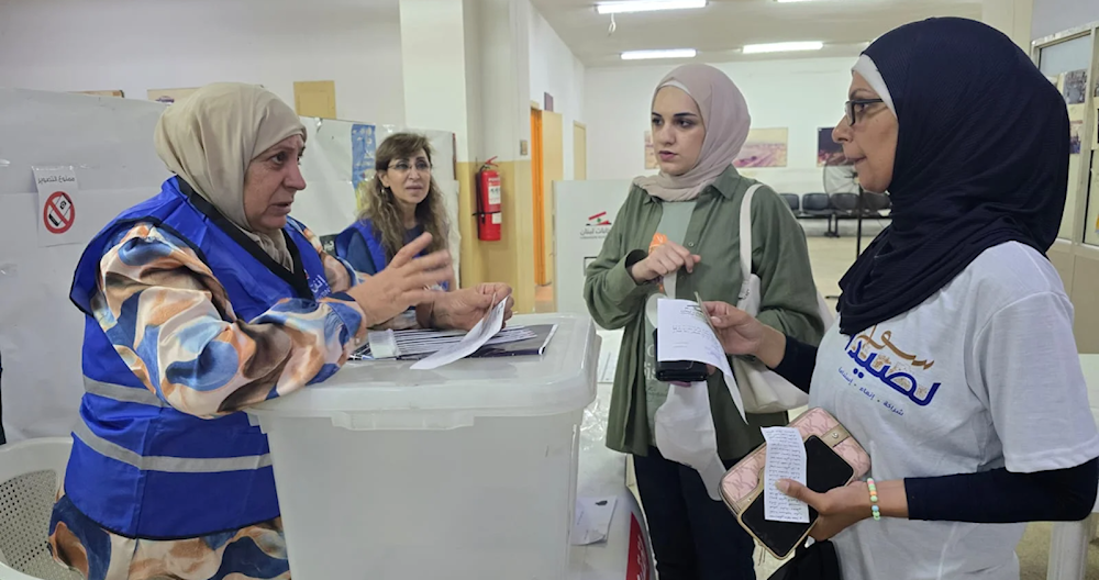 مركز اقتراع للانتخابات البلدية في صيدا جنوبي لبنان (الوكالة الوطنية للإعلام)