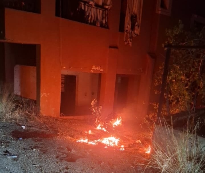 دراجة نارية استهدفها الاحتلال في مجدل زون، جنوبي لبنان (مواقع تواصل اجتماعي)