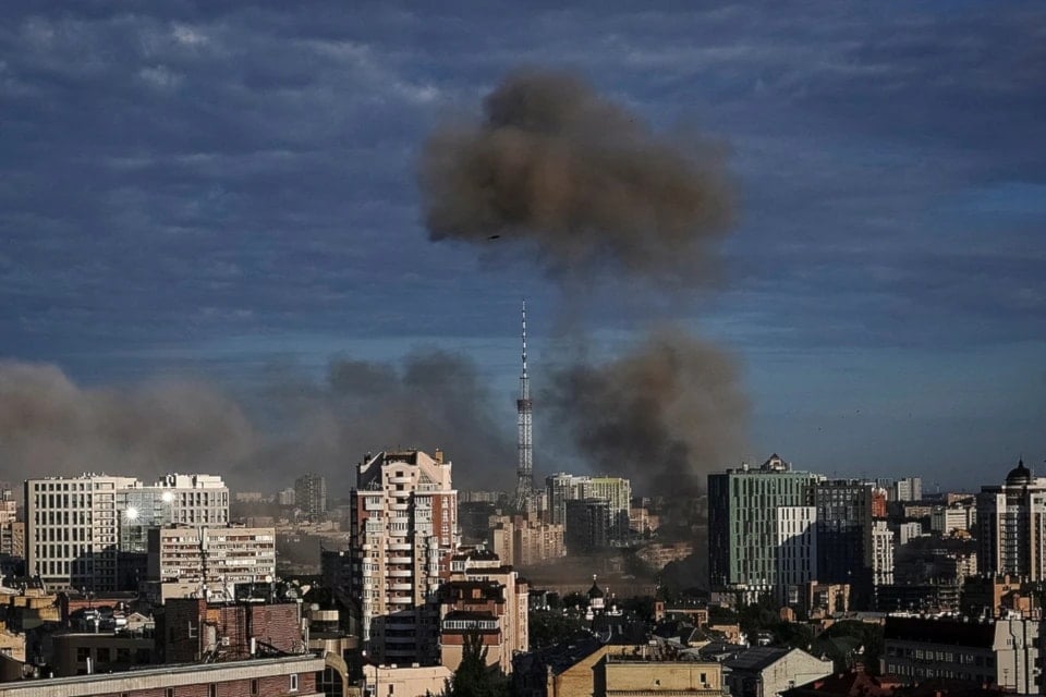روسيا تستهدف مصنع 
