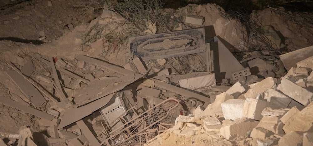 من العدوان الأميركي على منازل في منطقة ثقبان بمديرية بني الحارث  (أرشيفية - إعلام يمني)