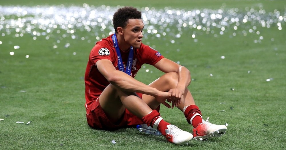 رسمياً.. أرنولد يعلن رحيله عن ليفربول بعد 20 عاماً من الولاء