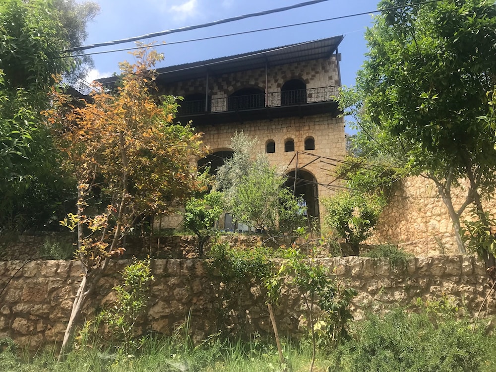 نحو العالميّة في 