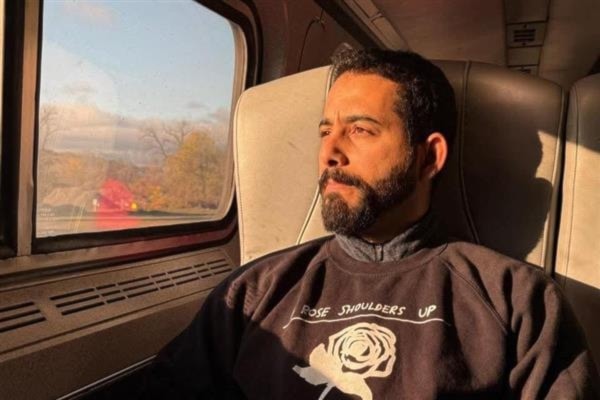 الشاعر والكاتب الفلسطيني الفائز مصعب أبو توهة