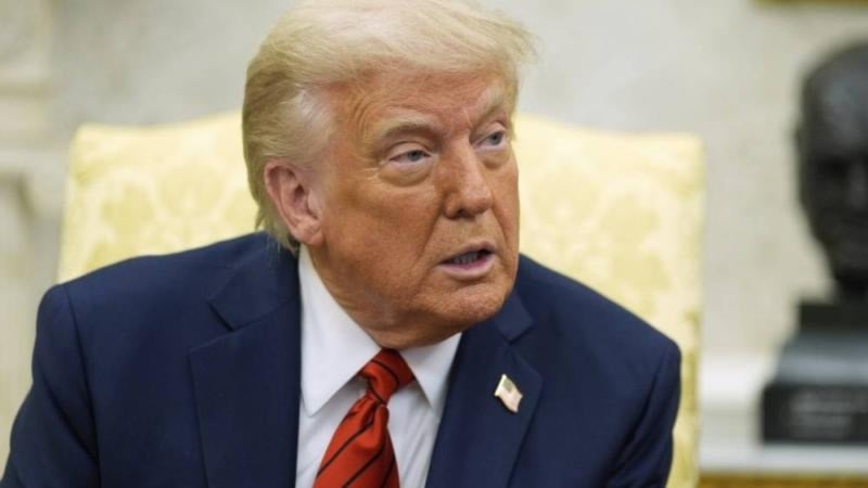 الرئيس دونالد ترامب في المكتب البيضاوي بالبيت الأبيض في واشنطن 6 أيار/مايو 2025