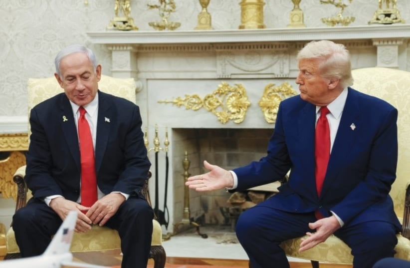  رئيس حكومة الاحتلال، بنيامين نتنياهو، في لقاء الرئيس الأميركي، دونالد ترامب في البيت الأبيض