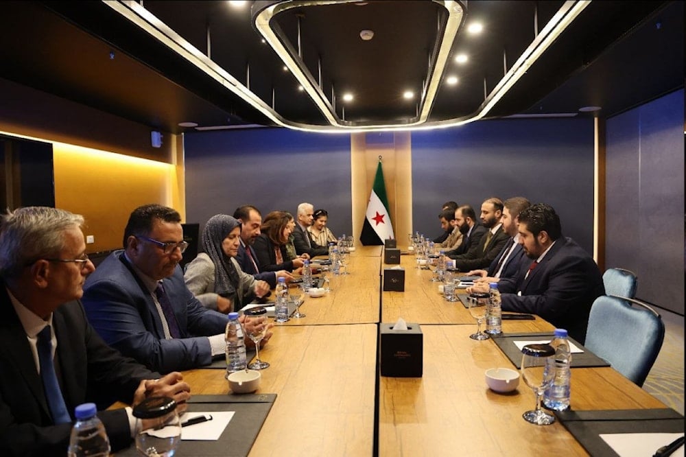 من الاجتماع الذي عُقد بين اللجنة المختصة بإتمام الاتفاق مع 