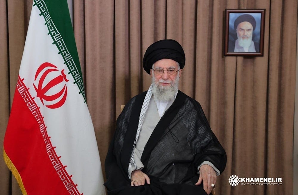 قائد الثورة والجمهورية الإسلامية في إيران، السيد علي خامنئي (الموقع الرسمي للسيد خامنئي)
