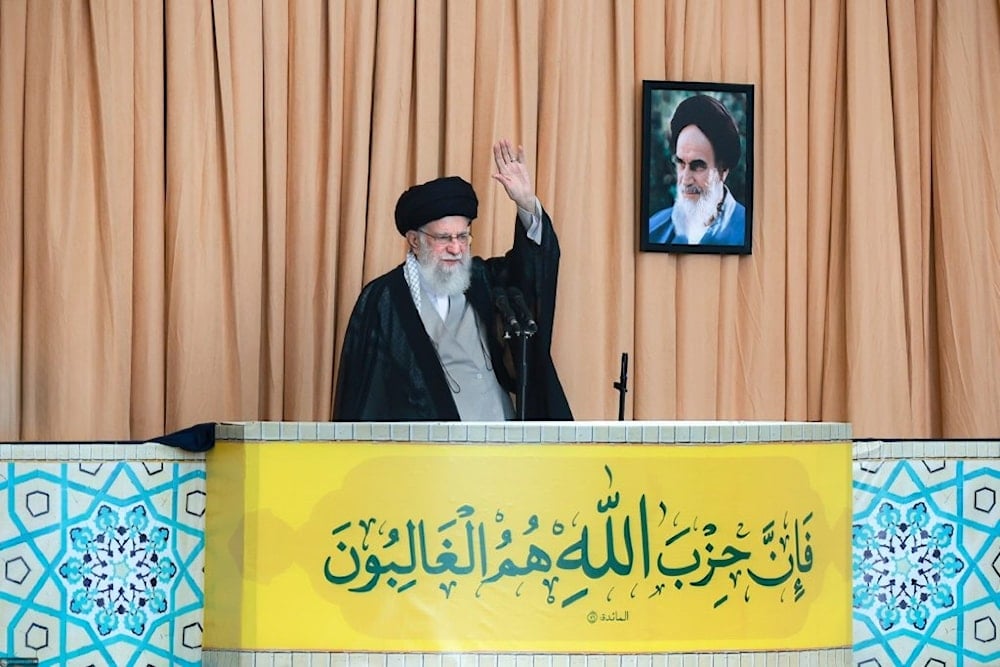 قائد الثورة والجمهورية الإسلامية في إيران السيد علي خامنئي (أرشيف)
