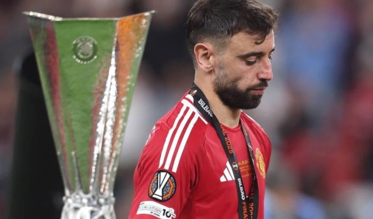 برونو فيرنانديز يثير قلق جماهير مانشستر يونايتد!
