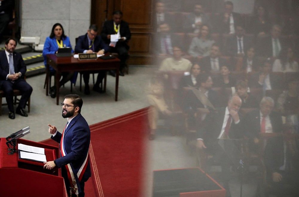 الرئيس التشيلي، غابرييل بوريك، يتحدث خلال خطابه السنوي في مبنى الكونغرس الوطني في فالبارايسو (1 حزيران/يونيو 2025 - 