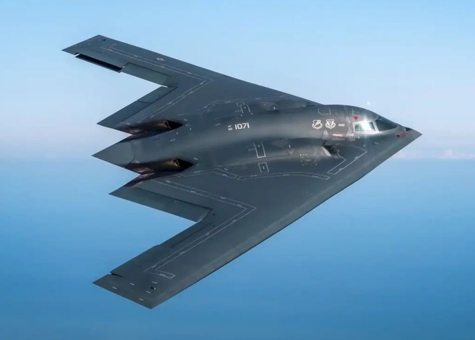 قاذفة B-2 الأميركية