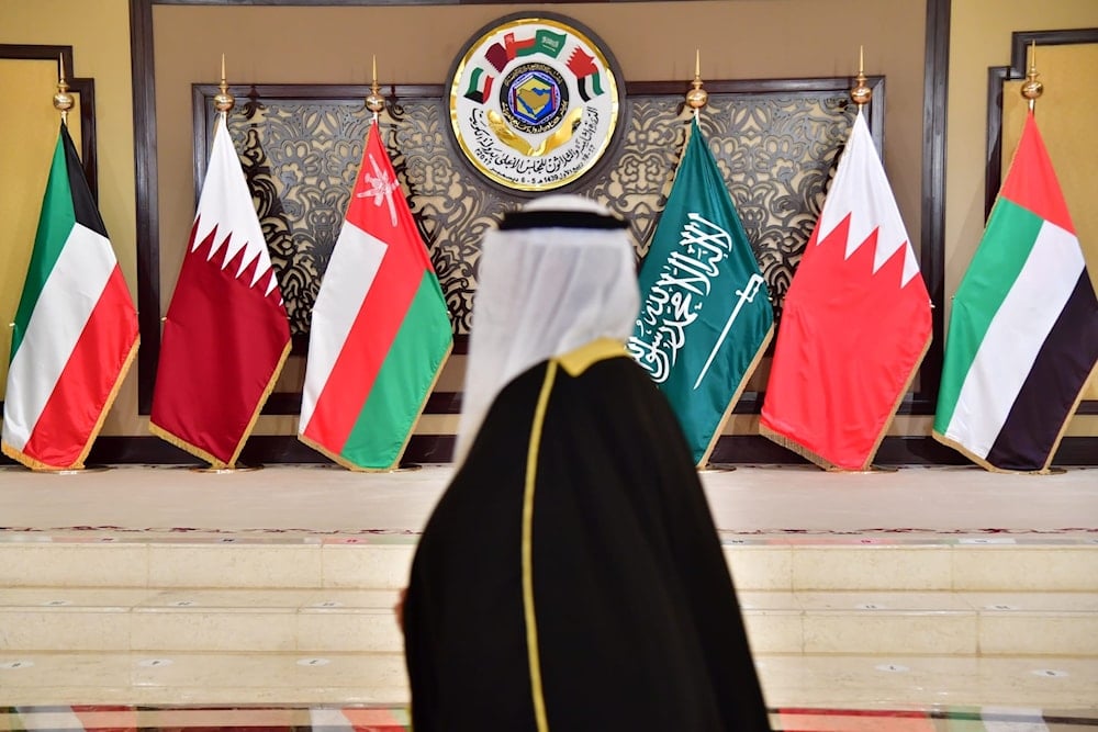 سفراء الخليج يحذرون من تهديد إشعاعي بعد استهداف منشأة بوشهر النووية الإيرانية 