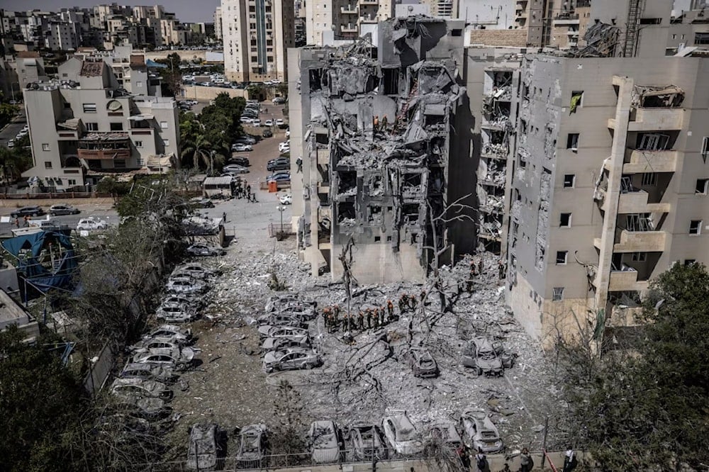 صاروخ إيراني يسبب أضراراً في بئر السبع جنوبي فلسطين المحتلة (أ ف ب)
