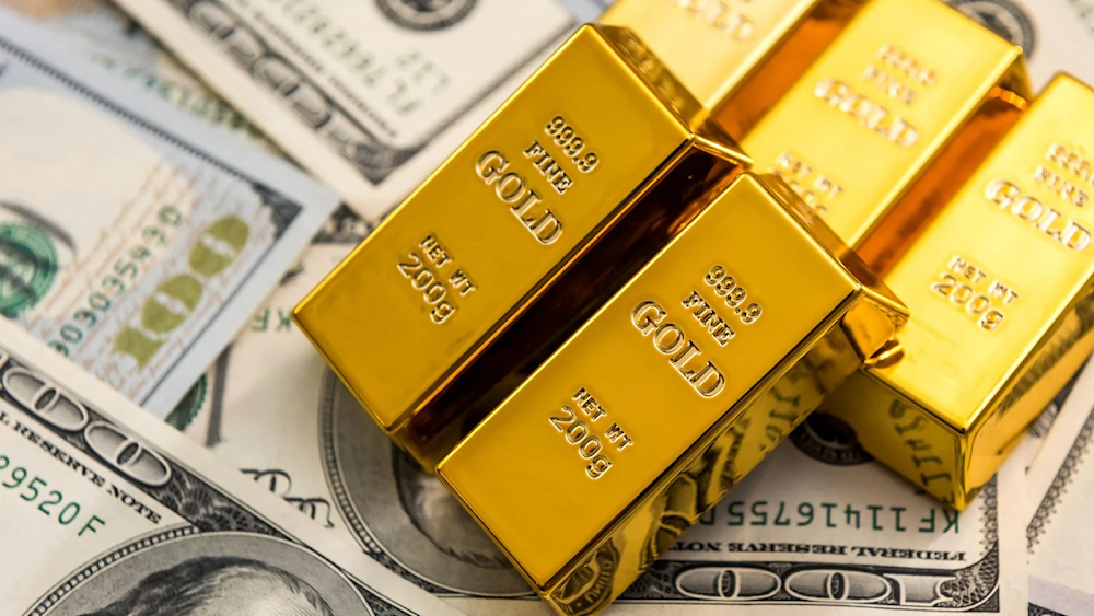 الذهب يرتفع وسط تراجع للدولار إلى أدنى مستوى منذ 2022