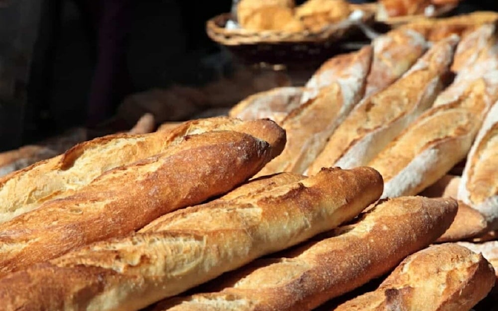 تناول الخبر الأبيض المغلف بانتظام قد يزيد من خطر الوفاة بسرطان القولون بأكثر من الثلث