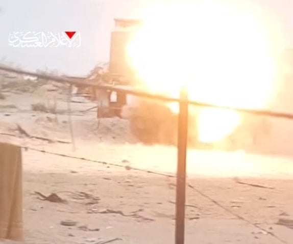 المقاومة الفلسطينية تستهدف دبابة جنوبي غزة وتقصف تحشدات الاحتلال في شمالها