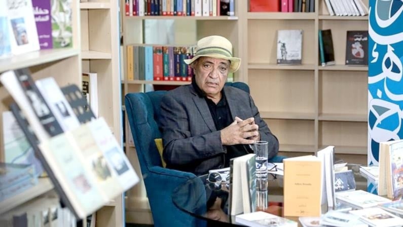 منذ نصوصه الأولى أبدى حسونة المصباحي ولعاً بتونس وبالشخصية التونسية