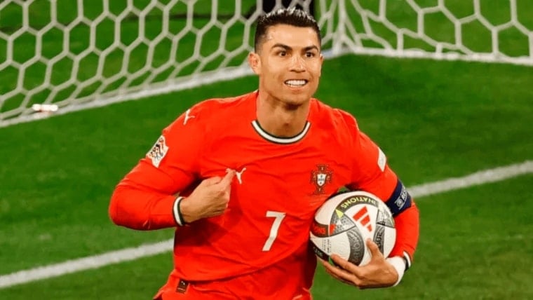 البرتغال تتوج بلقب دوري الأمم الأوروبية 2025 (فيديو)