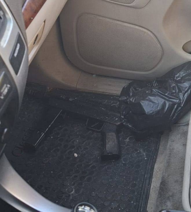 سلاح الشهيد يوسف وليد الشيخ إبراهيم الذي ارتقى خلال اشتباكه المسلح مع جنود الاحتلال قرب مستوطنة 