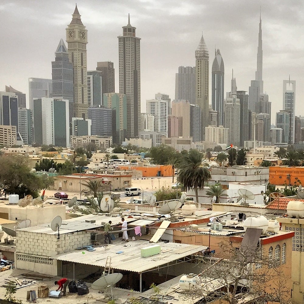 أنتجت النيوليبرالية نمطاً من المدن العربية يُخفي خلف ناطحات السحاب والمشاريع الكبرى هشاشة اجتماعية عميقة