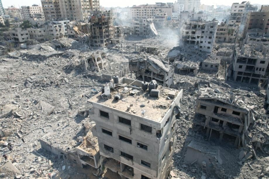 بينهم النائب فرج الغول.. استشهاد فلسطينيين وإصابة العشرات في القصف على غزة