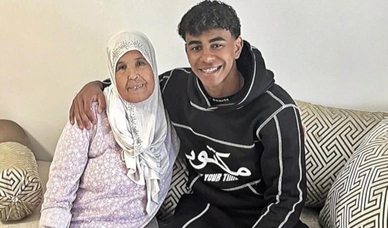 جدة لامين يامال أجلت موعد تجديد عقده مع برشلونة!