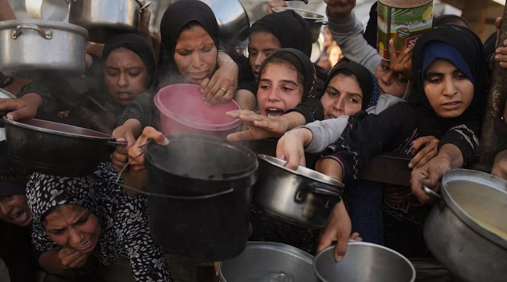 الاحتلال الإسرائيلي ينتهج سياسة تجويع متعمد حيث يواصل إطباق الحصار على قطاع غزة ويمنع دخول المساعدات