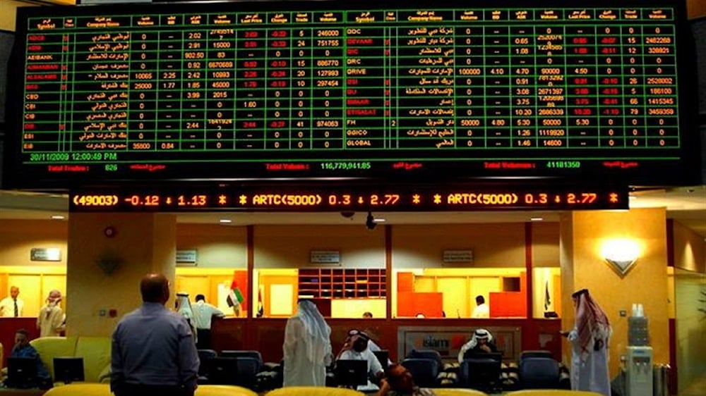 تباين في بورصات الخليج وسط ترقب تطورات التجارة العالمية قبل إعادة فرض للرسوم الجمركية الأميركية