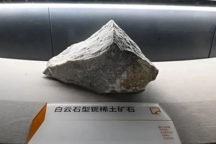 ماذا نعرف عن المعدن الثمين المكتشف في منغوليا؟