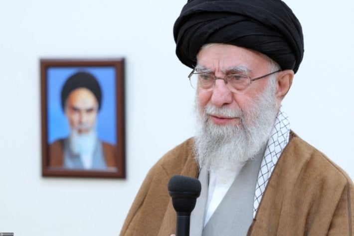 قائد الثورة والجمهورية الإسلامية في إيران، السيد علي خامنئي