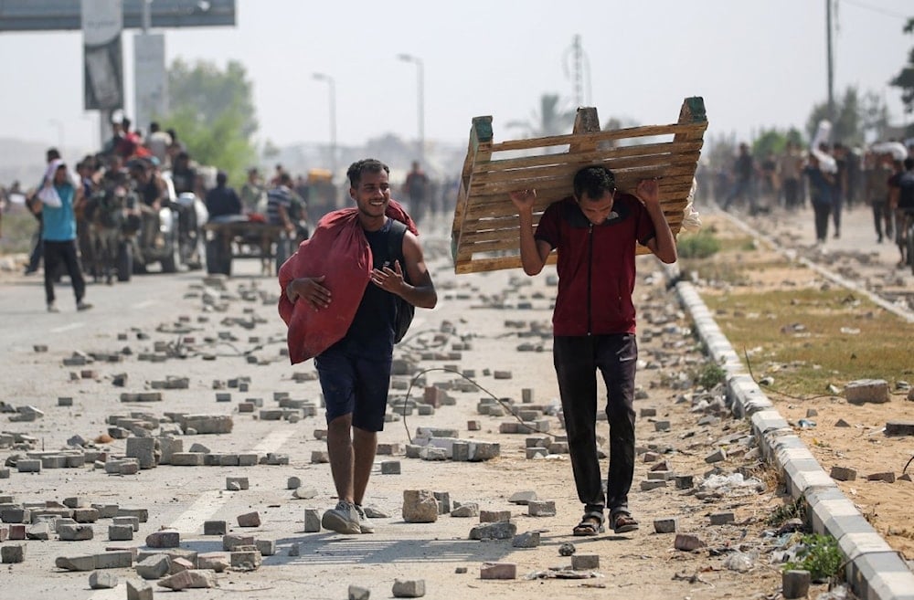 استشهاد طفلة جوعاً في غزة.. والمكتب الإعلامي: القطاع يحتاج يومياً 600 شاحنة إغاثية